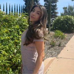 Meet your Posher, Ana